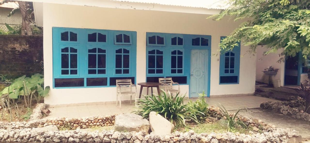 The Village Rua Beach Homestay Exterior foto