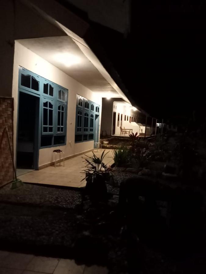 The Village Rua Beach Homestay Exterior foto